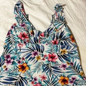 NWOT women’s swim top
